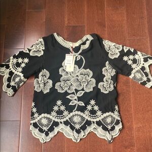 Solitaire Black and Cream Floral Blouse